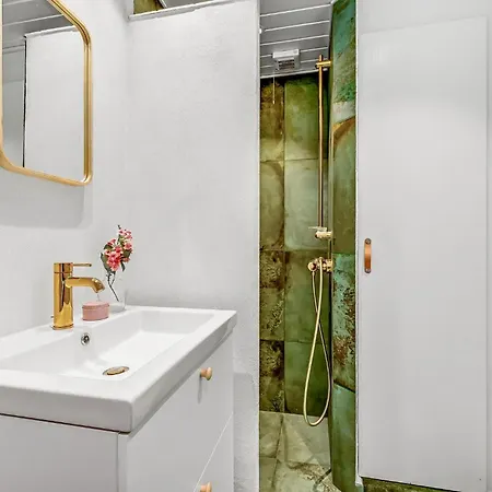 2 Bedroom Awesome In קרטמינדה