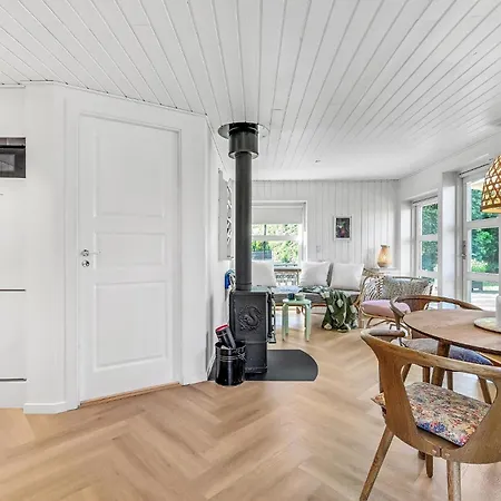 2 Bedroom Amazing In Holiday home Kerteminde