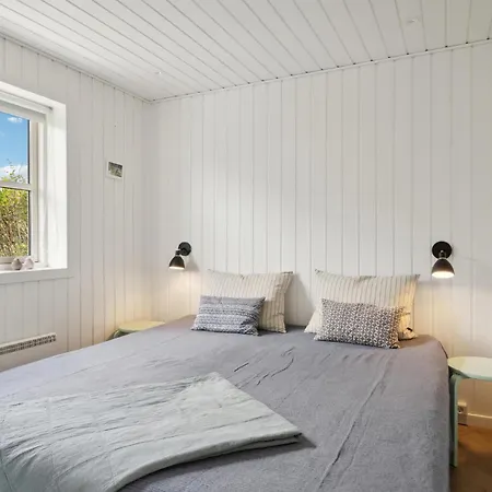 בית נופש 2 Bedroom Awesome In