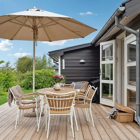 בית נופש 2 Bedroom Awesome In