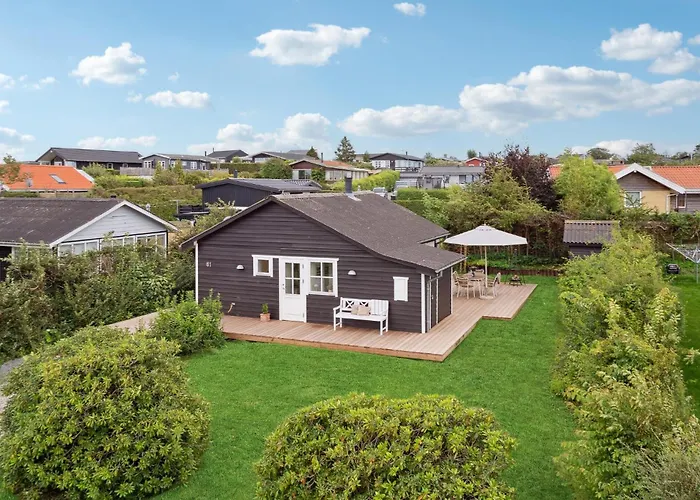 Сasa de vacaciones 2 Bedroom Awesome In