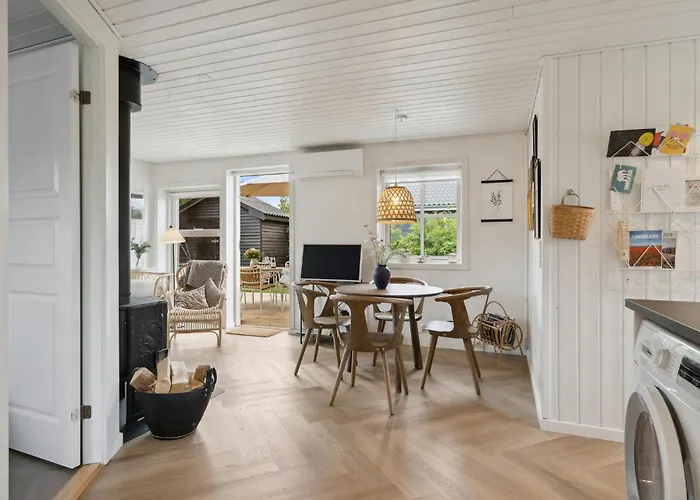 Сasa de vacaciones 2 Bedroom Awesome In