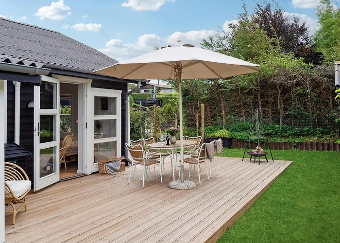 2 Bedroom Awesome In Сasa de vacaciones Kerteminde