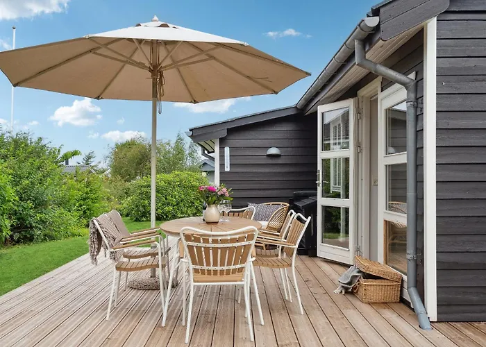 Сasa de vacaciones 2 Bedroom Awesome In